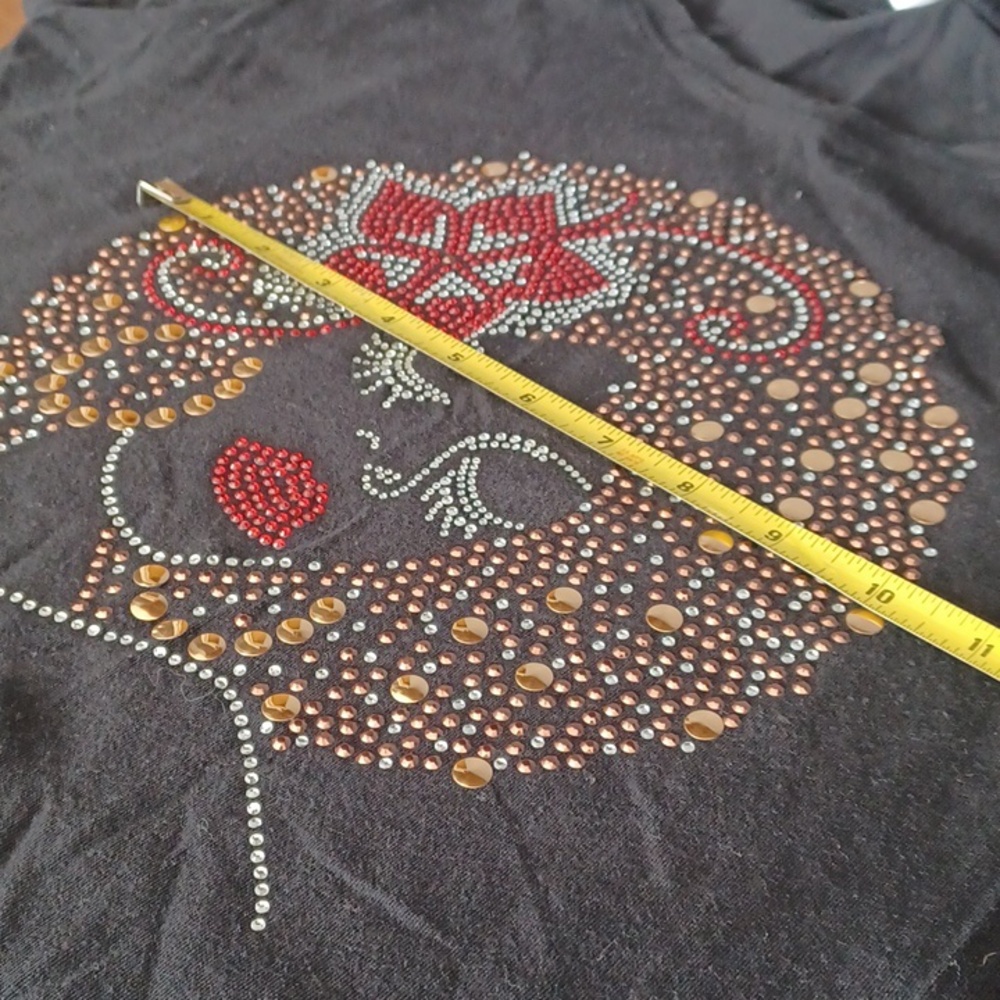 Black Tee With Cute Sparkly  Face - Picture 12 of 16